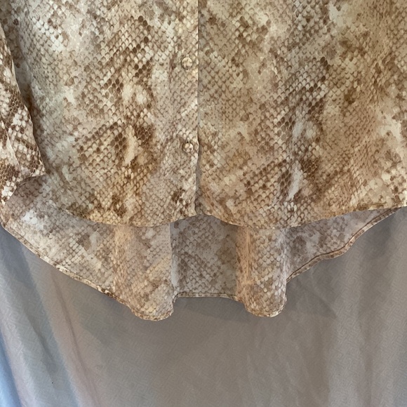 Ann Taylor Blouse Top Snakeskin Size XS - Picture 14 of 16